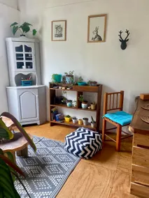 Quiet cabin, a 5-minute walk to the beach. - Image 2