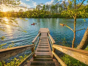 Lakefront, Min. to distilleries, Hot Tub, Fishing - Image 2