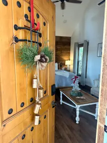 Plush Cabin 4 min to Homestead Heritage 18 min to - Image 5