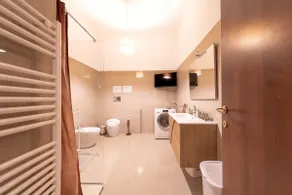 The wine cave _Stylish 110sqm Flat, Strong WiFi, AC, Milan Central Station - Image 5