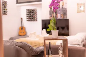 The wine cave _Stylish 110sqm Flat, Strong WiFi, AC, Milan Central Station - Image 3