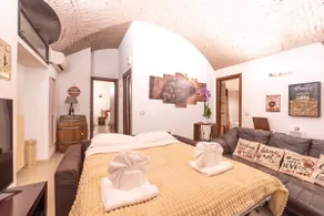 The wine cave _Stylish 110sqm Flat, Strong WiFi, AC, Milan Central Station - Image 2