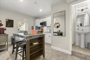 Sunny Heated Pool Suite • Prime Resort Area - Image 3