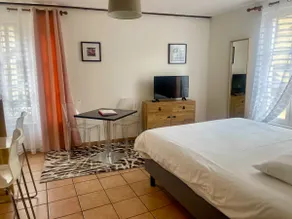 Very nice renovated studio - 160 cm bed - Image 2