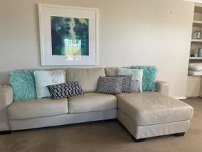 Exec family home w/- self cont studio city views - Image 3