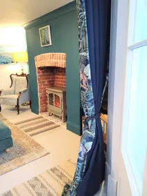 Beachfront Studio Apartment - Image 4