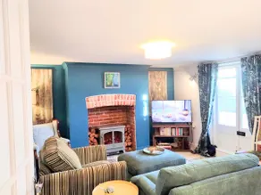 Beachfront Studio Apartment - Image 5