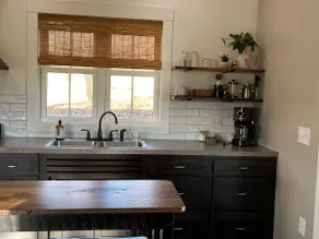 Rock Side Cabin - Image 3
