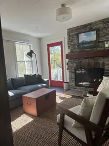 Country Getaway with Mountain View - Image 2