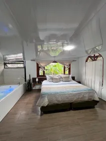 BONANZA CABIN - Image 3