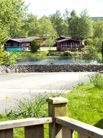 Borwick Heights Traditional Lodge with Lake Views - Image 5