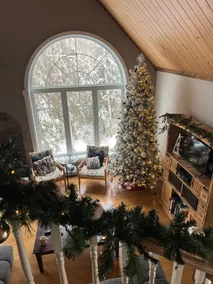 Chalet Lac Come – Hot tub, fireplace and skiing 1.5 hours from Montreal - Image 3