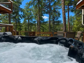Ideal Couple's Retreat+Hot Tub+Dog Friendly - Image 2