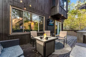BLVCK Cabin 1  w/ wood  HotTub  near Bushkill Falls - Image 5