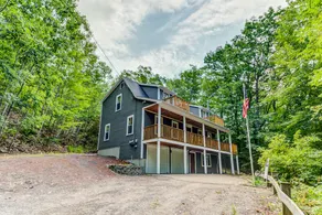 Large 3BR Dog Friendly | Fireplace | Deck - Image 2