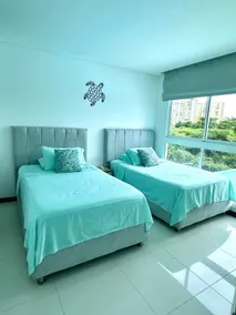 Large apartment 2 bedrooms • 6 guests • Pool + beach - Image 5