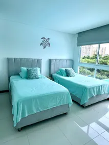 Large apartment 2 bedrooms • 6 guests • Pool + beach - Image 4