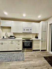 Peaceful garden view | private entry | sleeps 4 - Image 2
