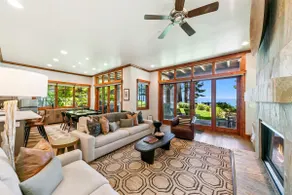 Luxury Lakeview Remodeled w/ Hot Tub | PEAK SS13 - Image 5