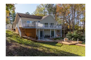Pearl of the Lake on Lake Gaston! Quiet cove with beauitful views - Image 2