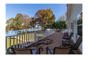 Pearl of the Lake on Lake Gaston! Quiet cove with beauitful views - Image 3