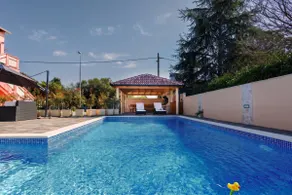 Family Friendly Pool House Ana near Zadar - Happy Rentals - Image 2