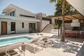 Villa Lydia I Superb views, two pools, next to the city - Image 3