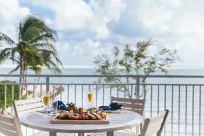 4 Bedroom Oceanview Villa – Capacity 8 - Image 2