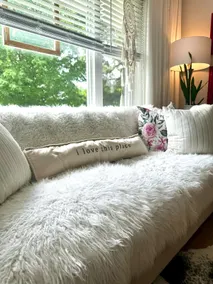 The Glam Cottage, Glamorous Southern Charm & cows. - Image 3