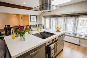 March Haigh, Apartment - Image 3