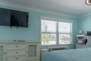 Flamingo Inn 103 -Superior King Beachside Retreat - Image 5