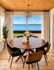 Boutique Lakefront Cottage, Hot Tub, Sauna - Image 4
