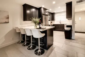 Luxury Old Town 2BR/2BA • AC • 2 Pools • Parking - Image 3