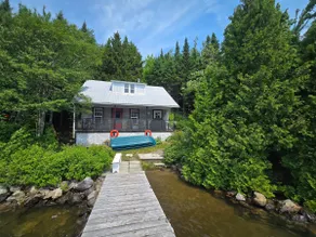 Chalet Ô Trois-Saumons Directly on the Lake - Image 4