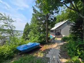 Chalet Ô Trois-Saumons Directly on the Lake - Image 5