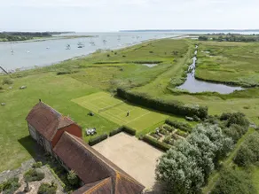 Gins Barn - Image 2