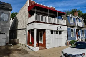 Eastport Historic Firehouse with Parking, Dogs OK - Image 2