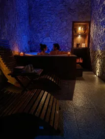 Exclusive Suite with Jacuzzi, Sauna & Turkish Bath - Image 4