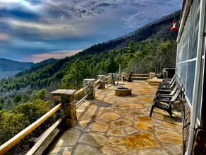 Eagle’s Nest Mountain Top Cabin Retreat - Image 2