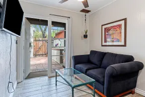 Cozy Casita with Private Courtyard -5 Mins to UofA - Image 2