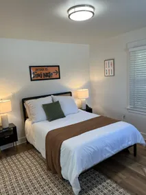 Cozy Twin Lakes home - 5 minute walk to beach - Image 4