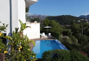 Idyllic 6 bed villa stunning sea view salt pool - Image 5
