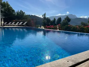 Idyllic 6 bed villa stunning sea view salt pool - Image 2