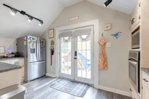 Bird’s View Loft of Historic Haymount - Image 5