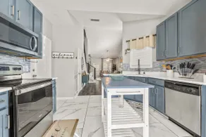 Chic Townhome Minutes from Atlanta Airport - Image 2