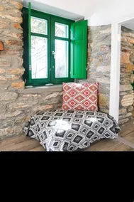 Luxury Renovated Stone Home,50m from Katapola port - Image 5
