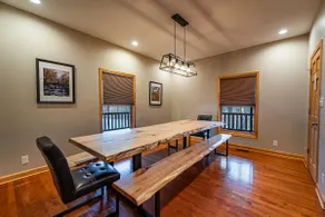 Family-friendly, open & spacious, minutes from NRG - Image 3