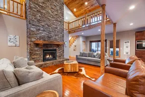 Family-friendly, open & spacious, minutes from NRG - Image 2