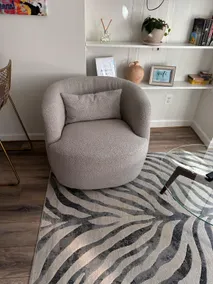 Remodeled 1 Bedroom, Amazing Location - Image 2