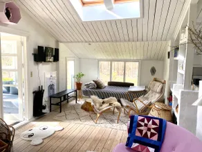 Cozy summer cottage on large natural plot - Image 4